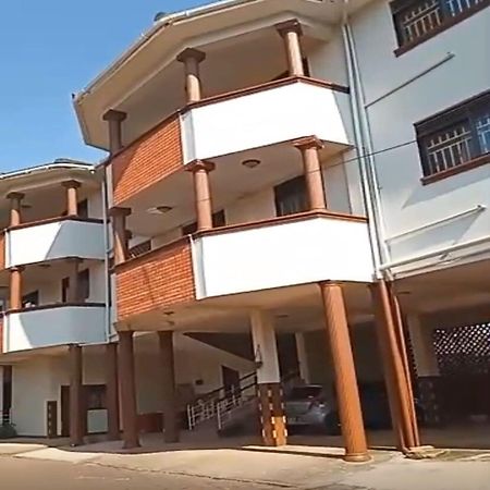 The Abode Apartments Lake View & Breakfast Suite Near Beach 엔테베 외부 사진