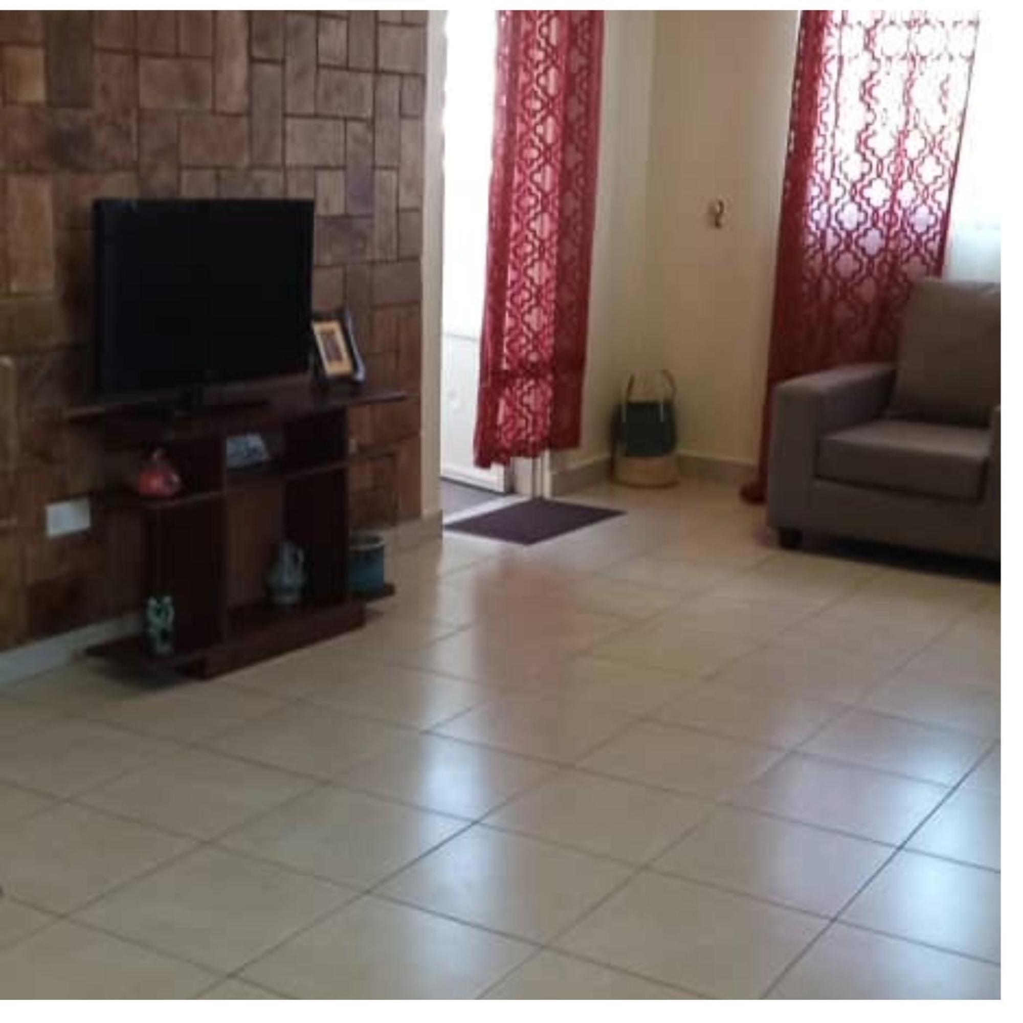 The Abode Apartments Lake View & Breakfast Suite Near Beach 엔테베 외부 사진