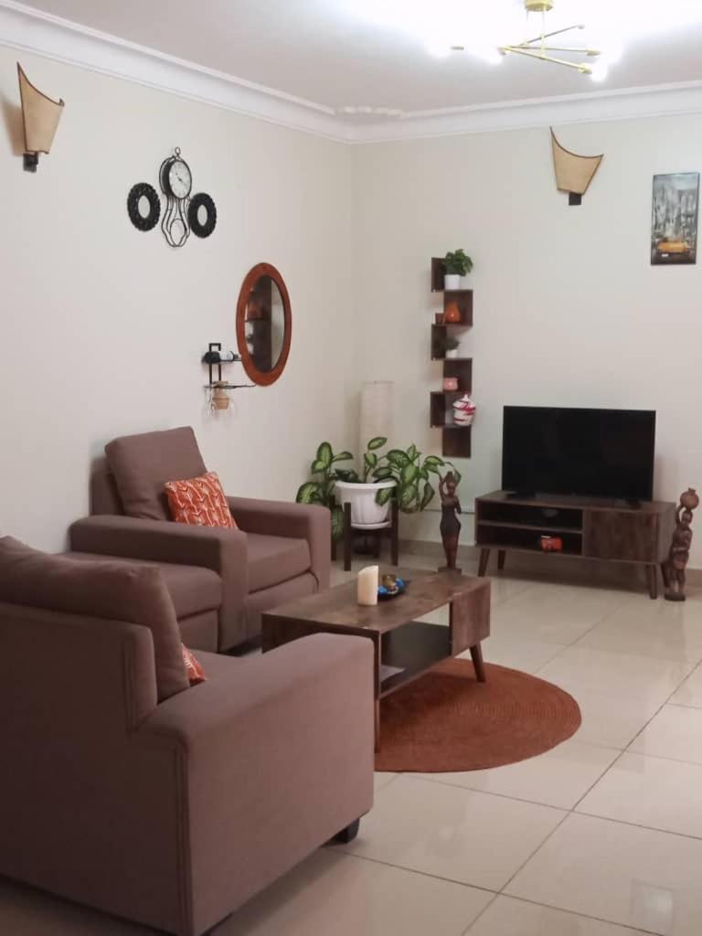 The Abode Apartments Lake View & Breakfast Suite Near Beach 엔테베 외부 사진