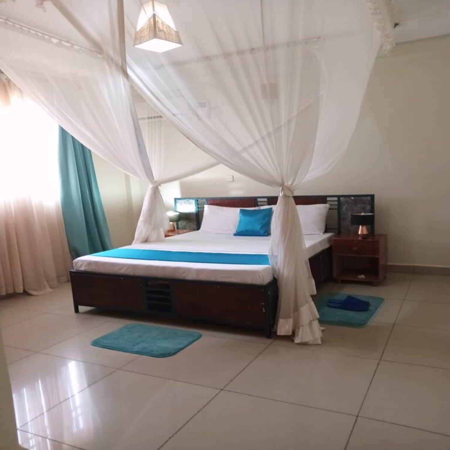 The Abode Apartments Lake View & Breakfast Suite Near Beach 엔테베 외부 사진