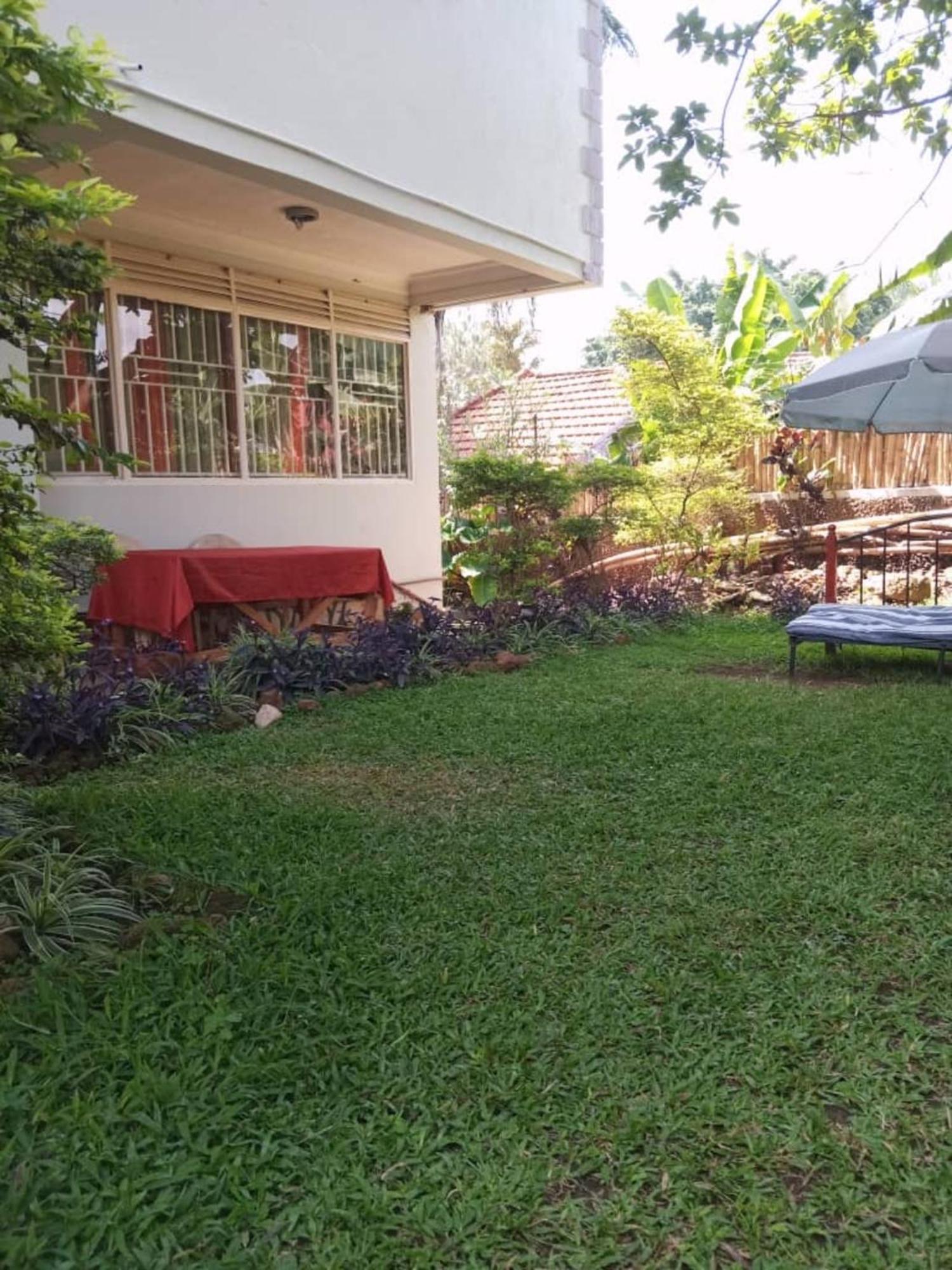 The Abode Apartments Lake View & Breakfast Suite Near Beach 엔테베 외부 사진